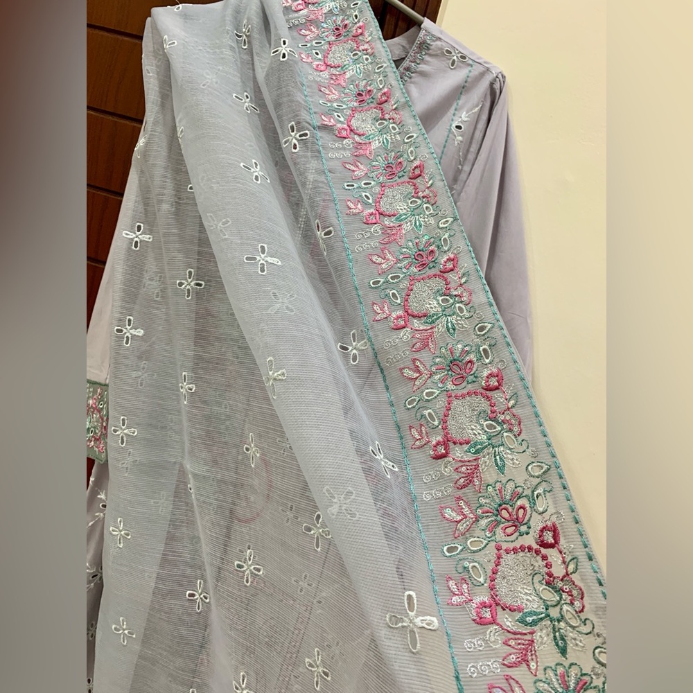 Maryum & Maria Embroidered Suit - Picture 10 of 17